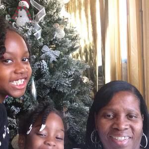 Meet your Posher, Yvette